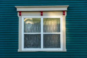 Energy efficient window installation in Medford Southern Oregon home to handle temperature fluctuations and improve insulation