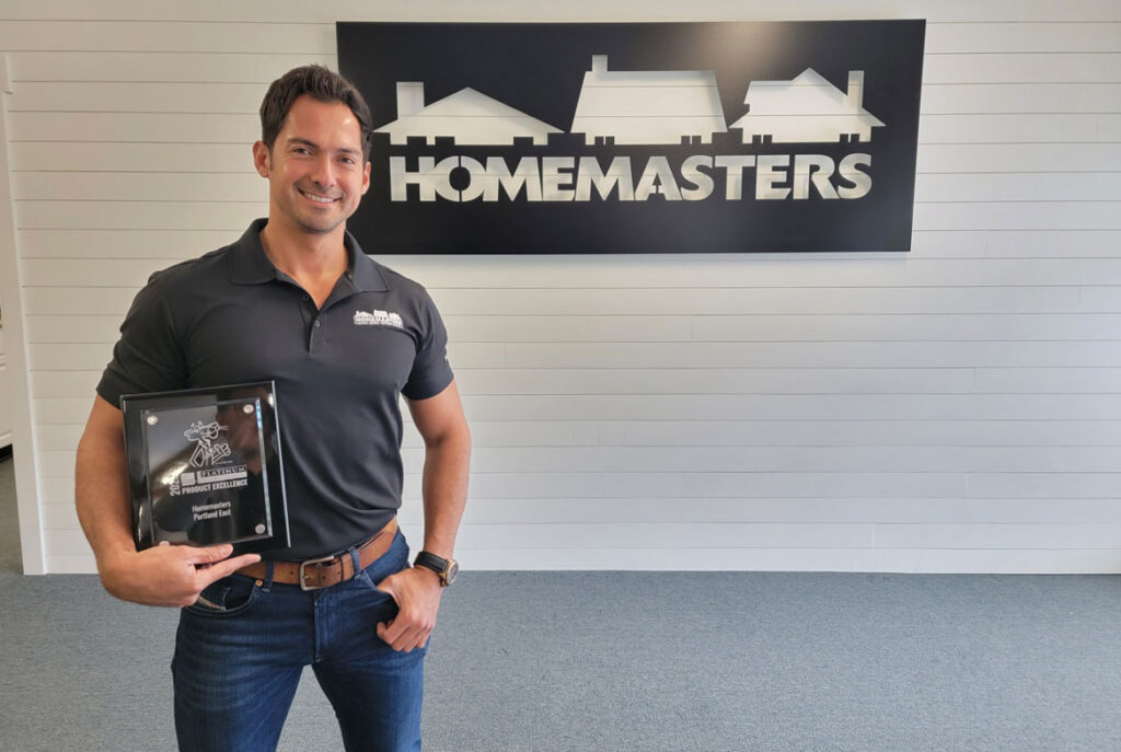 HOMEMASTERS Salem Owens Corning Platinum Preferred certified roofing crew on a Salem Oregon home